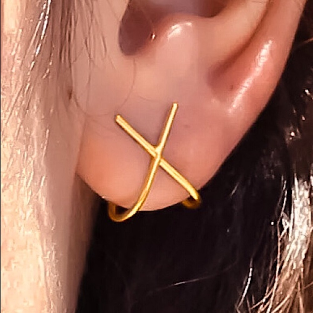 ⚜️𝟯𝟬%𝗢𝗙𝗙 𝗯𝘂𝗻𝗱𝗹𝗲𝘀 𝟯+⚜️ NEW Crisscross Wrap Stud Earrings